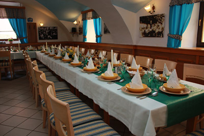 Svečan pogrinjek
